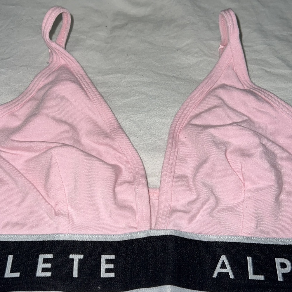 Pink alphalete bra - Picture 2 of 3